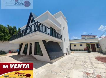 Casa · 340m² · 4 Recámaras · 4 Estacionamientos · Casa en Venta Valle de Oro