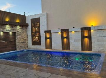 Casa · 242m² · 4 Recámaras · Casa en Venta Cumbres Jade
