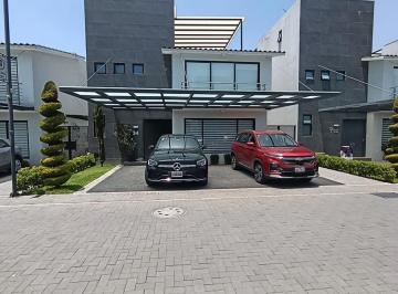 Casa · 324m² · 3 Recámaras · 3 Estacionamientos · Casa en Residencial Ibiza Metepec