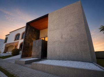 Casa · 249m² · 2 Recámaras · 2 Estacionamientos · Casa en Venta en Lomas de Angelopolis III, Cascatta Puebla