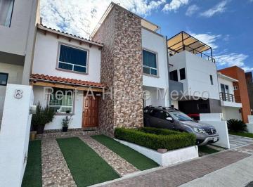 Casa de 3 habitaciones, Querétaro · Casa en San Isidro Juriquilla con Roof, Recámara en Planta Baja y Paneles Solares en Venta Goh3708