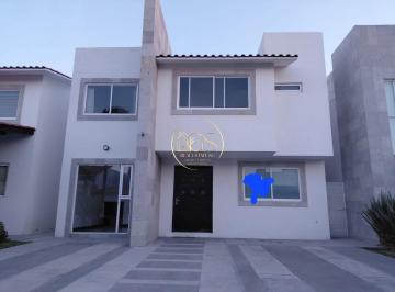 Casa · 205m² · 3 Recámaras · 3 Estacionamientos · Casa en Venta Palma Real Celaya