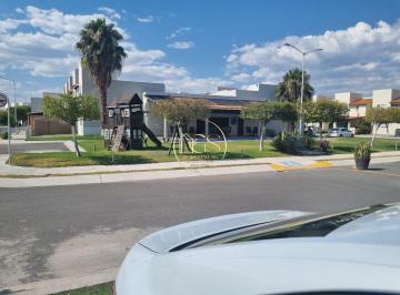 Casa · 126m² · 4 Recámaras · 2 Estacionamientos · Casa en Venta Senda Real Celaya