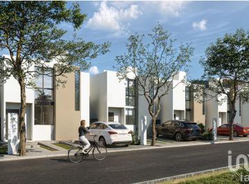 Casa · 158m² · 2 Recámaras · 2 Estacionamientos · Casa de Dos Habitaciones en Conkal, Amenidades y Seguridad