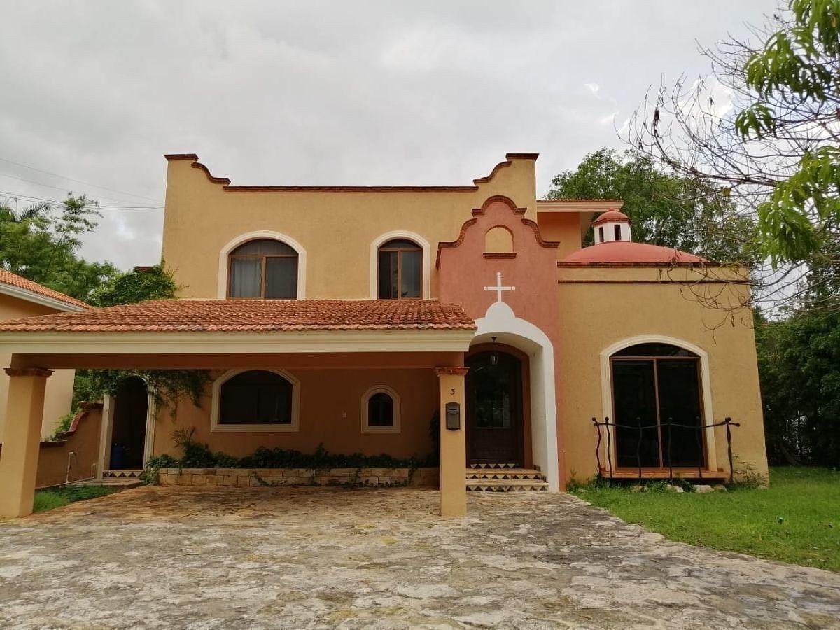 Hermosa Casa en Venta en Merida, Club de Golf La Ceiba