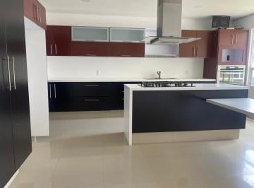 Casa · 411m² · 3 Recámaras · 3 Estacionamientos · Casa en Venta en Lomas Verdes 6a Sección, Naucalpan de Juárez