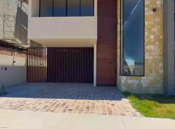 Casa · 326m² · 3 Recámaras · 2 Estacionamientos · Casa en Venta La Valenciana, León, Guanajuato