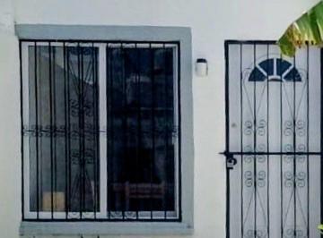 Casa · 55m² · 2 Recámaras · 1 Estacionamiento · Casa en Zona Bosque Real de Playa del Carmen