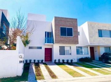 Casa de 4 habitaciones, Querétaro · Residencia Moderna en Grand Juriquilla con Roof Garden.