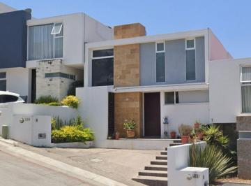 Casa de 4 habitaciones, Morelia · Venta de Casa Retorno P de Los Gorreones Bosque de Mocarca Michoacan