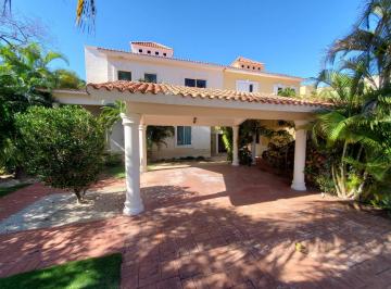 COCHERA · Casa en Renta 3 Rec con Alberca Privada en Playa del Carmen