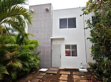 FACHADA · Casa en Renta de 2 Rec. Sin Muebles, Equipada en Playa del Carmen
