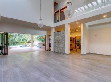 Villa · 448m² · 4 Recámaras · 2 Estacionamientos · Villa en Venta en Puerto Aventuras de 4 Habitaciones y 3.5 Baños Residencial Premiun