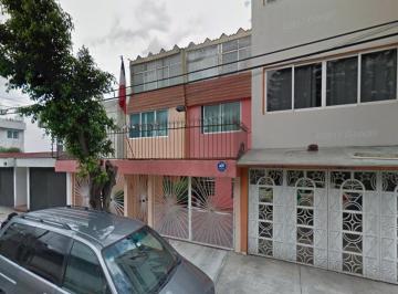 Casa de 6 habitaciones, Iztapalapa · Casa en Venta en Calle Conmutador, Iztapalapa