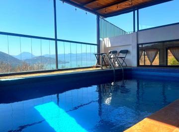 Casa · 400m² · 3 Recámaras · 4 Estacionamientos · Casa con Alberca y Vista Al Lago en San Gaspar, Valle de Bravo