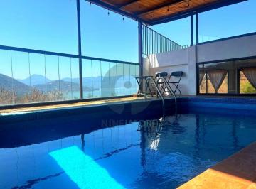 Casa · 400m² · 3 Recámaras · 4 Estacionamientos · Casa con Alberca y Vista Al Lago en San Gaspar, Valle de Bravo