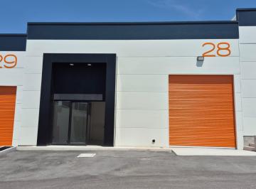 Bodega comercial · 216m² · 4 Estacionamientos · Bodega en Renta en Parque Industrial Sobre Paseo Centenario Cerca de Zibata