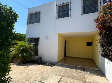 Casa · 200m² · 2 Recámaras · 1 Estacionamiento · Casa en Renta en Res. Pensiones Cerca de Walmart