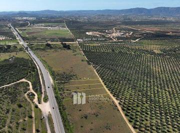 24fcd523da3283e55dd05833e68da22db6c1f47f75a00820b5b6466a1864400a · 2500 m² Frente a Carretera a La Entrada a Sassi del Valle