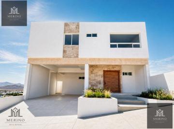 Casa · 369m² · 4 Recámaras · 2 Estacionamientos · Residencia en Venta