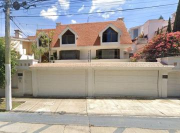 Casa de 4 habitaciones, Zapopan · Casa en Venta en Loma Real ¡Excelente Oportunidad de Inversiòn Recuperaciòn Hipotecaria!