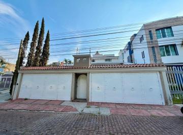 Casa · 532m² · 6 Recámaras · 8 Estacionamientos · Casa en Venta en Cerro del Tesoro, Tlaquepaque.