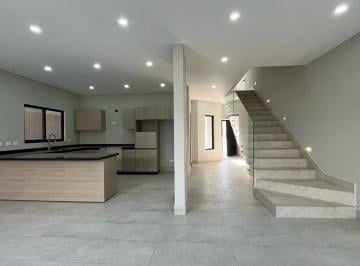 Casa · 330m² · 4 Recámaras · 2 Estacionamientos · Casa - Cumbres Elite Premier
