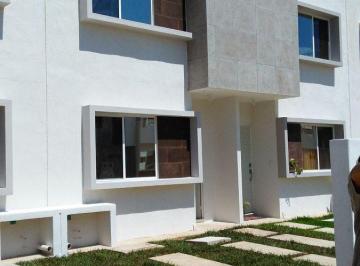 Casa de 3 habitaciones, Solidaridad · Amplia Casa 3 Recamaras 3 Baños y Medio con Balcon y Patio Amueblada