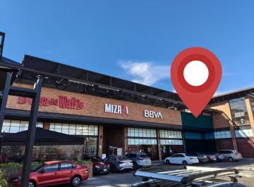 Local comercial · 91m² · 10 Estacionamientos · Local en Renta Plaza Norte Jardines del Moral León Gto