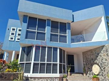 Casa de 3 habitaciones, Temixco · Joya Arquitectónica en Burgos: El Equilibrio Perfecto Entre Diseño, Amplitud y Estilo de Vida