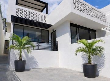 Casa de 4 habitaciones, Cuernavaca · Venta Casa Jardines de Cuernavaca.