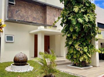 Casa · 290m² · 3 Recámaras · 2 Estacionamientos · Renta de Casa en Cancún - Cumbres