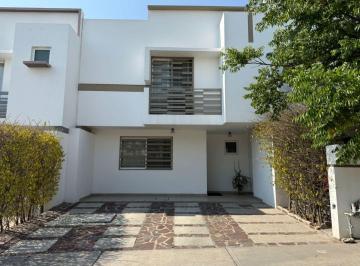 Casa de 3 habitaciones, León · Casa en Venta en Portón del Valle con Recámara en Planta Baj