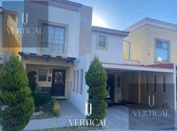 Casa · 214m² · 4 Recámaras · 2 Estacionamientos · Se Renta Casa en Las Sendas (Zona Reliz) con Casa Club con Alberca y Gym. 4 Habitaciones; 1 Pequeña