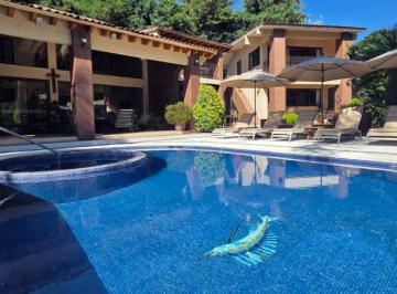 Casa de 4 habitaciones, Valle de Bravo · Casa en Venta, Centro Avandaro