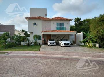 Casa · 370m² · 3 Recámaras · 4 Estacionamientos · Casa en Venta en Lagos del Sol Cancun