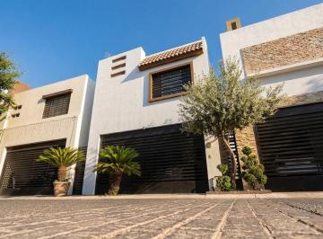 Casa de 3 habitaciones, Monterrey · Venta de Casa en Nuevo León Col Cumbres San Agustín