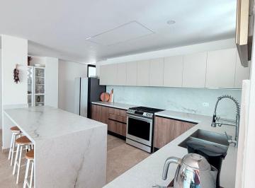 Casa de 3 habitaciones, Benito Juárez · Casa Nueva en Venta con Alberca Av Huayacan de 225 m²