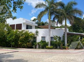 Casa · 290m² · 4 Recámaras · Casa en Venta Lagos del Sol