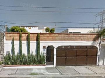Casa de 4 habitaciones, Coyoacán · Casa en Venta en Col. Jardines de Pedregal, Calle Llanura, Coyoacan, Cdmx