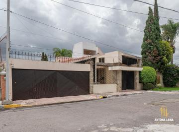 Casa · 533m² · 5 Recámaras · 3 Estacionamientos · Casa en Venta en Estrellas del Sur, Puebla