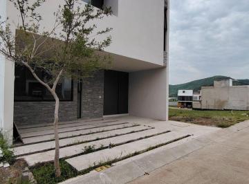 Casa de 4 habitaciones, Tlajomulco de Zúñiga · $5,890,000 | Estrena Casa de Lujo en Senderos de Monteverde
