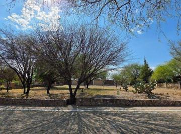 4c853c7fef22f2928a28374eb55d8ca5901656e67b612a32ee924845316ec859 · Terreno en San Miguel de Allende, Rancho Los Labradores, Privada con Amenidades