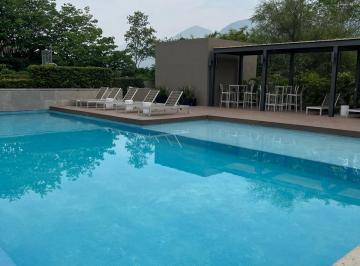 ALBERCA · Terreno en Venta en Mítica Santiago | 200 m² con Amenidades