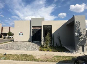 Casa · 263m² · 3 Recámaras · 2 Estacionamientos · Casa - Santa Fe