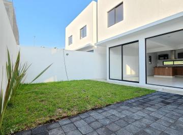 Casa en condominio · 170m² · 3 Recámaras · 2 Estacionamientos · Casa 3 Recámaras con Jardín | Roof Garden y Jacuzzi | Lomas de La Rioja