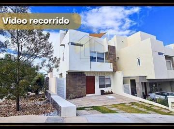 Casa · 185m² · 3 Recámaras · 2 Estacionamientos · Casa en Renta en Zibatá Querétaro