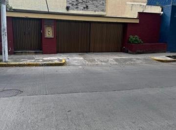 Casa de 4 habitaciones, Zapopan · Casa Venta Residencial Victoria en Buen Estado, con Uso de Suelo Mixto y Precio por Debajo de Avalúo