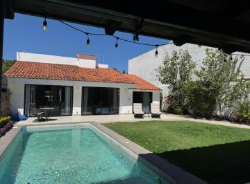 Casa · 403m² · 4 Recámaras · 4 Estacionamientos · Casa en Venta en Residencial El Carmen Zona Este