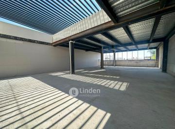 Local comercial · 500m² · 2 Estacionamientos · Local en Renta en Torre Beranna, Zona San Bernardino Tlaxcalancingo, Puebla.